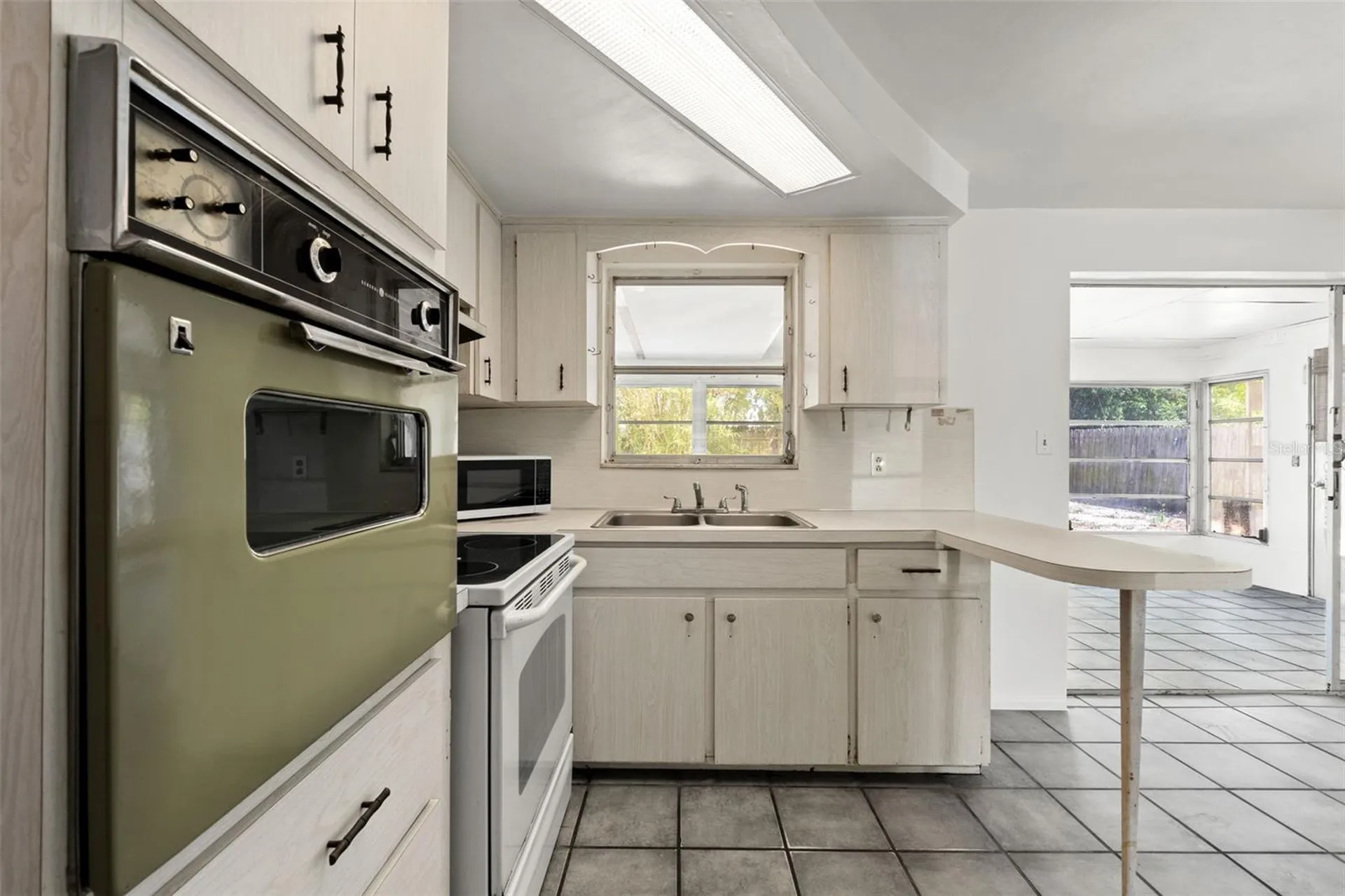1050 Saxon Lane Holiday FL 34691