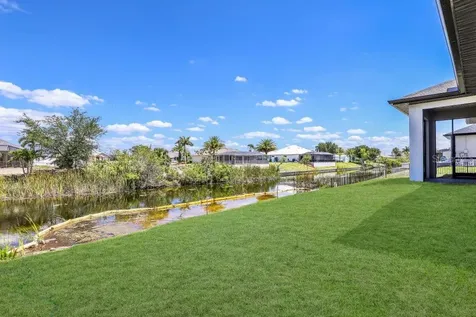 1721 NW 2nd Street Cape Coral FL 33993