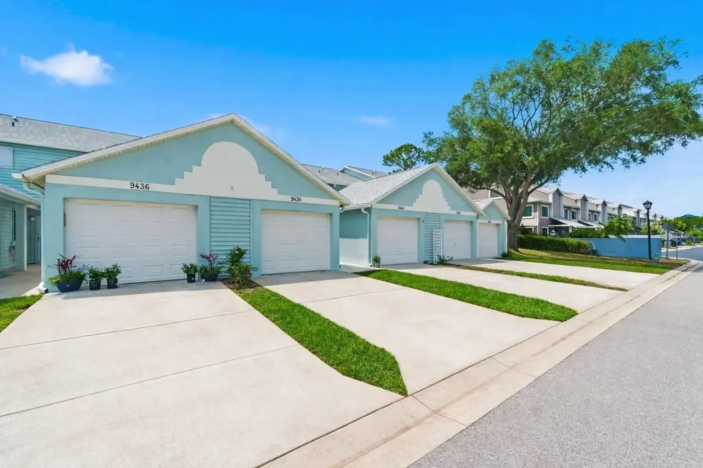 9438 Tara Cay Court Seminole FL 33776