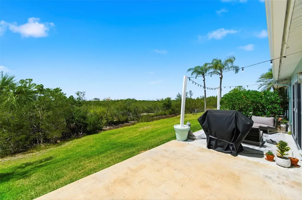 9438 Tara Cay Court Seminole FL 33776
