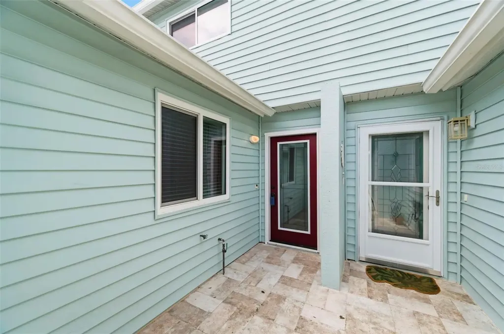 9438 Tara Cay Court Seminole FL 33776