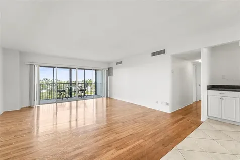 10355 Paradise Boulevard Treasure Island FL 33706