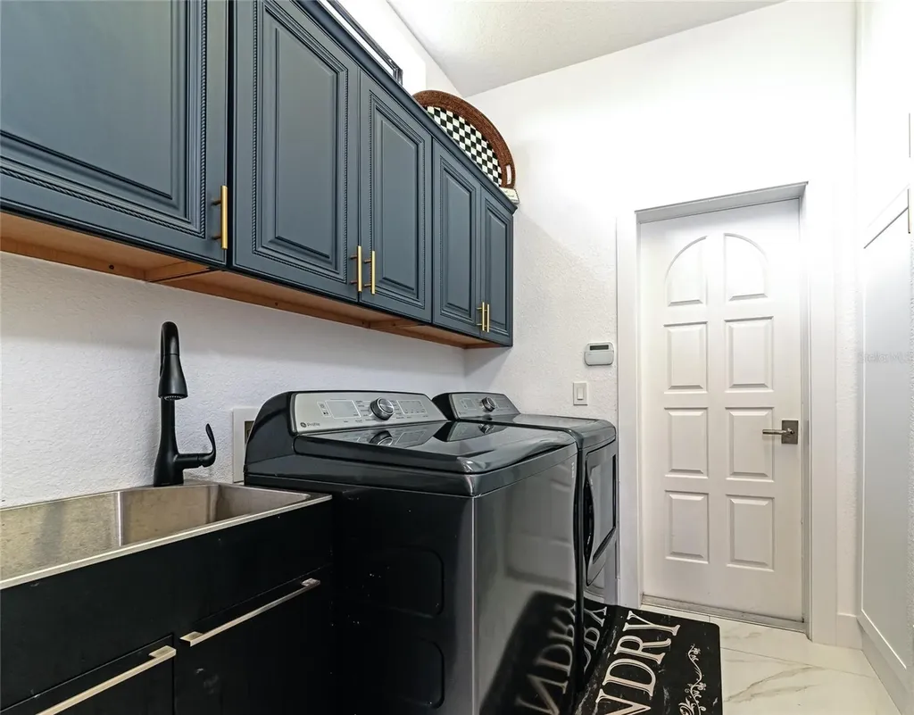 1690 Assisi Drive Sarasota FL 34231