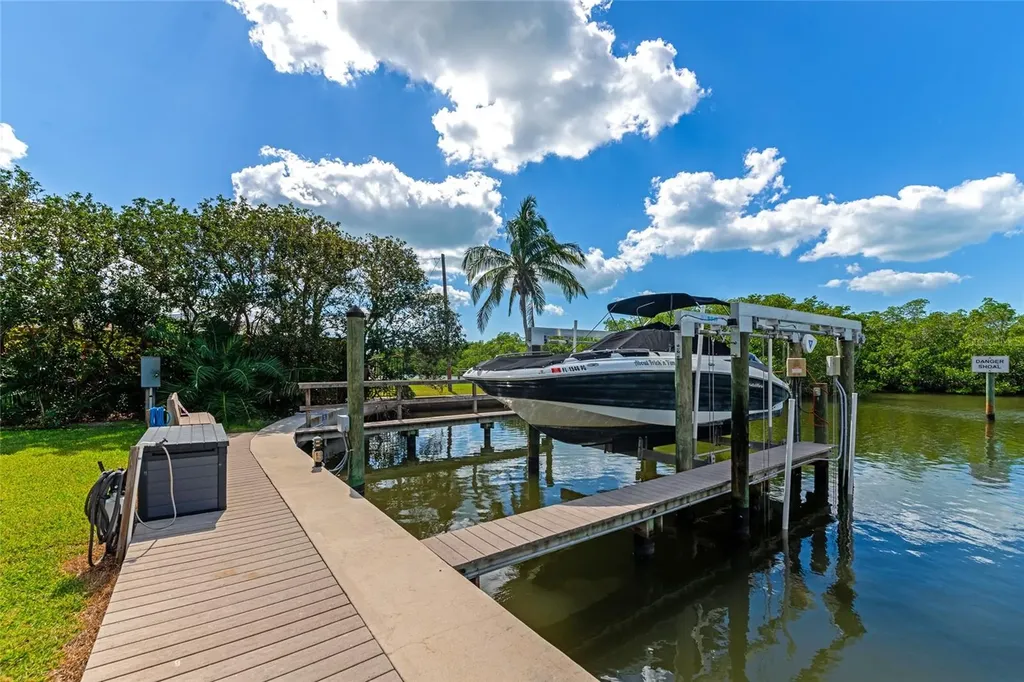 1690 Assisi Drive Sarasota FL 34231