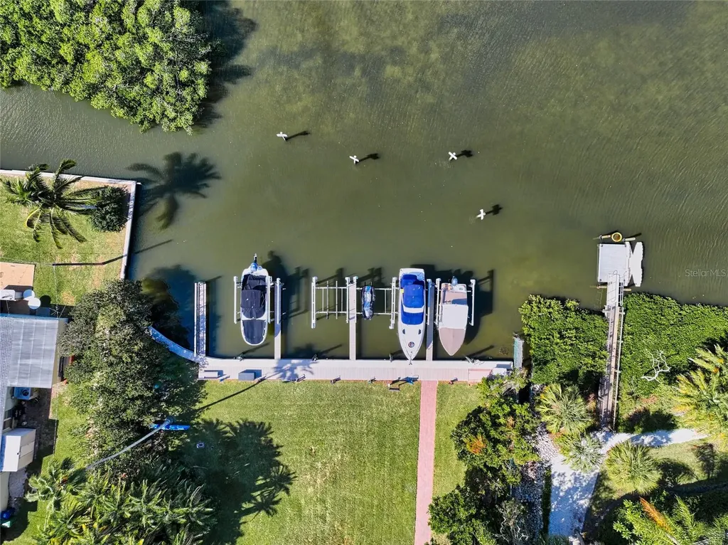 1690 Assisi Drive Sarasota FL 34231