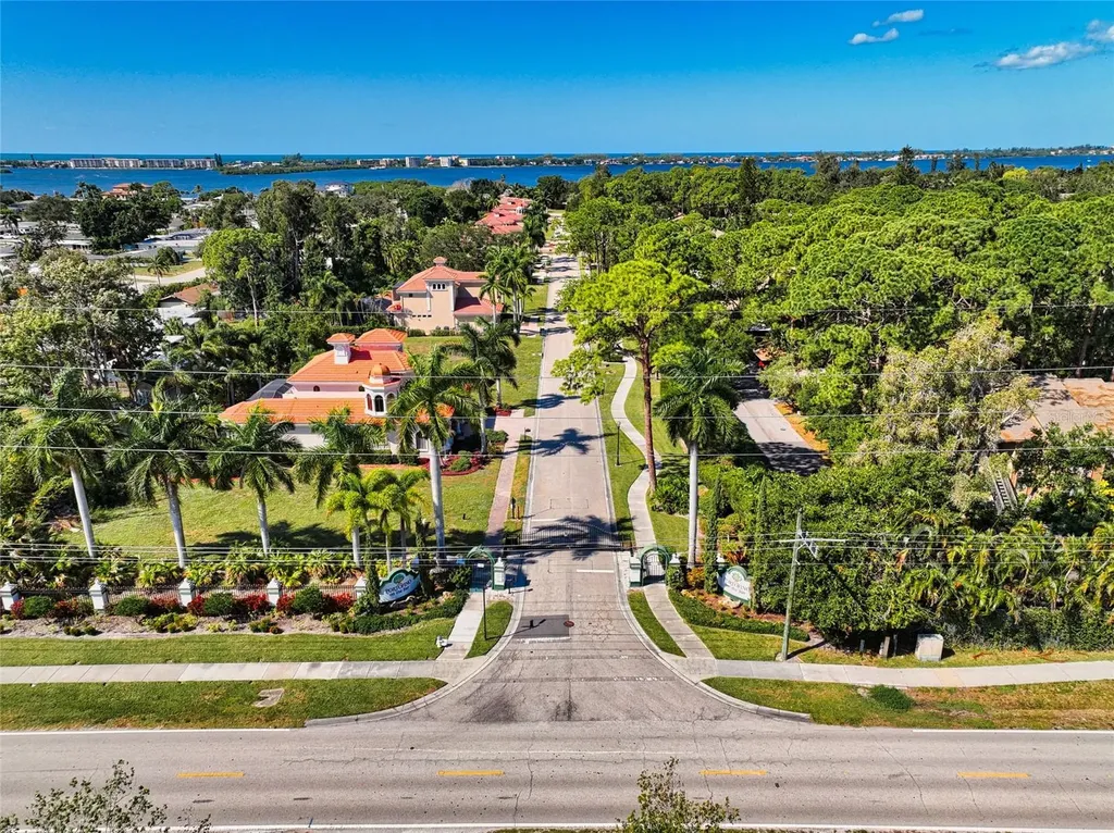 1690 Assisi Drive Sarasota FL 34231