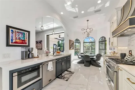 1690 Assisi Drive Sarasota FL 34231
