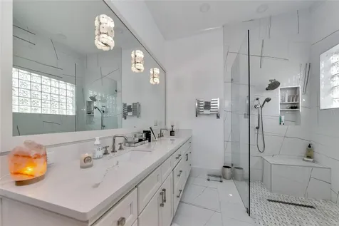 1690 Assisi Drive Sarasota FL 34231