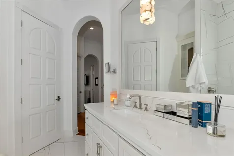 1690 Assisi Drive Sarasota FL 34231