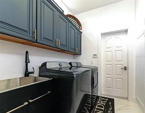 1690 Assisi Drive Sarasota FL 34231
