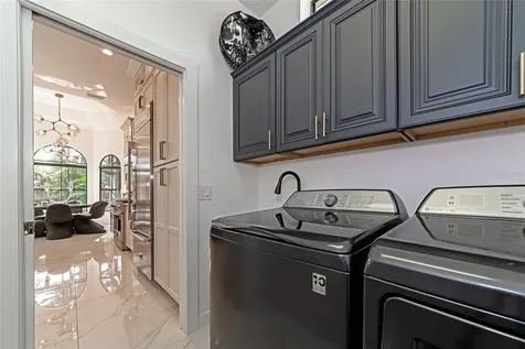 1690 Assisi Drive Sarasota FL 34231