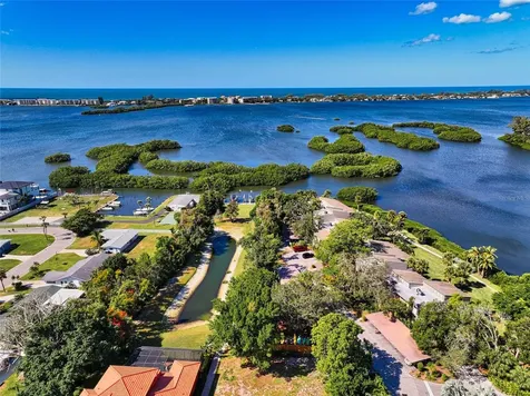 1690 Assisi Drive Sarasota FL 34231