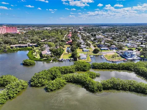 1690 Assisi Drive Sarasota FL 34231