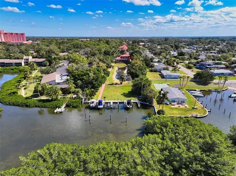 1690 Assisi Drive Sarasota FL 34231