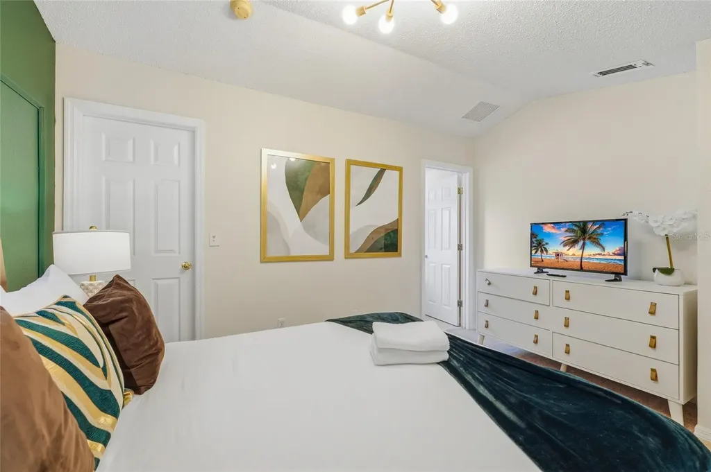 8426 Secret Key Cove Kissimmee FL 34747