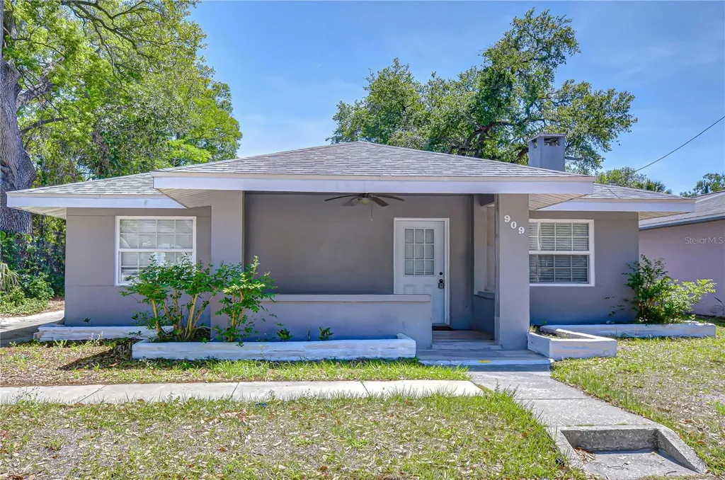 909 Hart Street Clearwater FL 33755