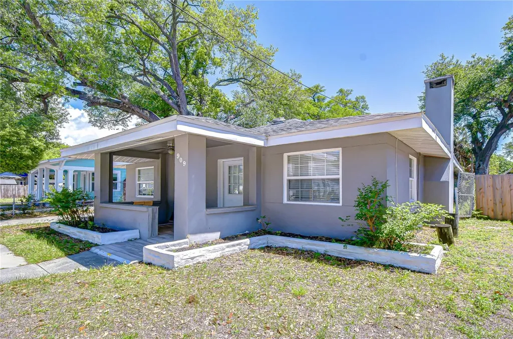 909 Hart Street Clearwater FL 33755