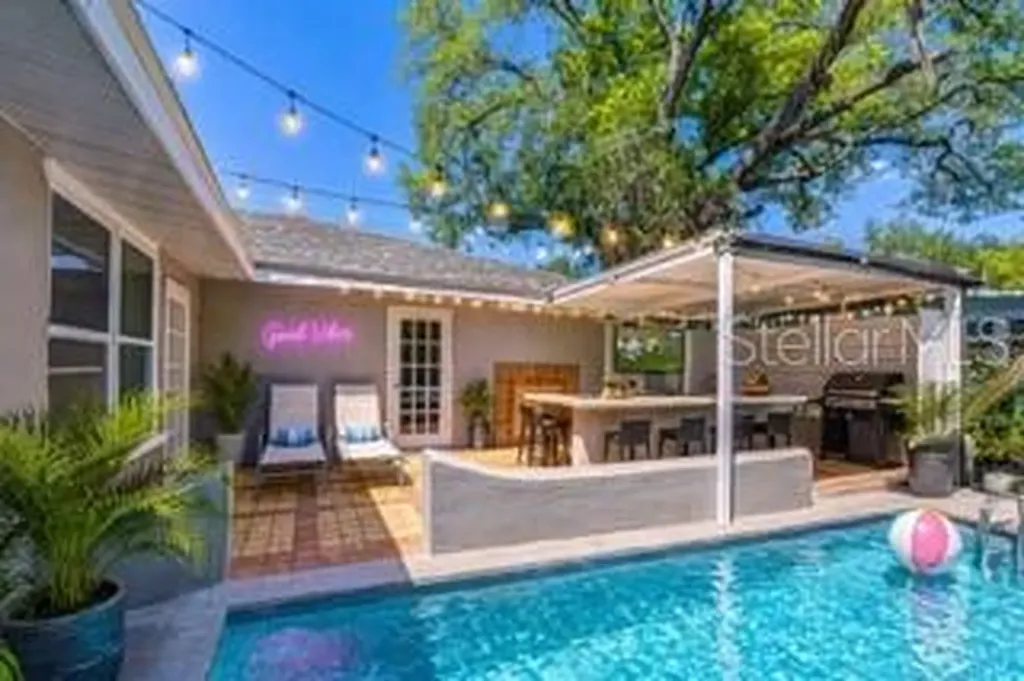 909 Hart Street Clearwater FL 33755
