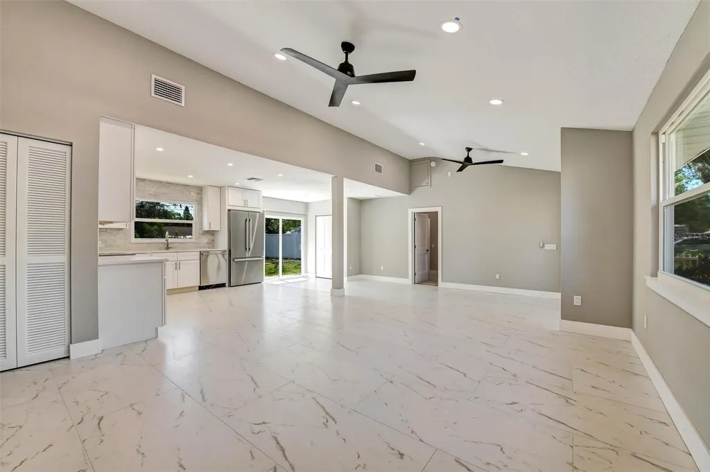 1521 S Jefferson Avenue Clearwater FL 33756