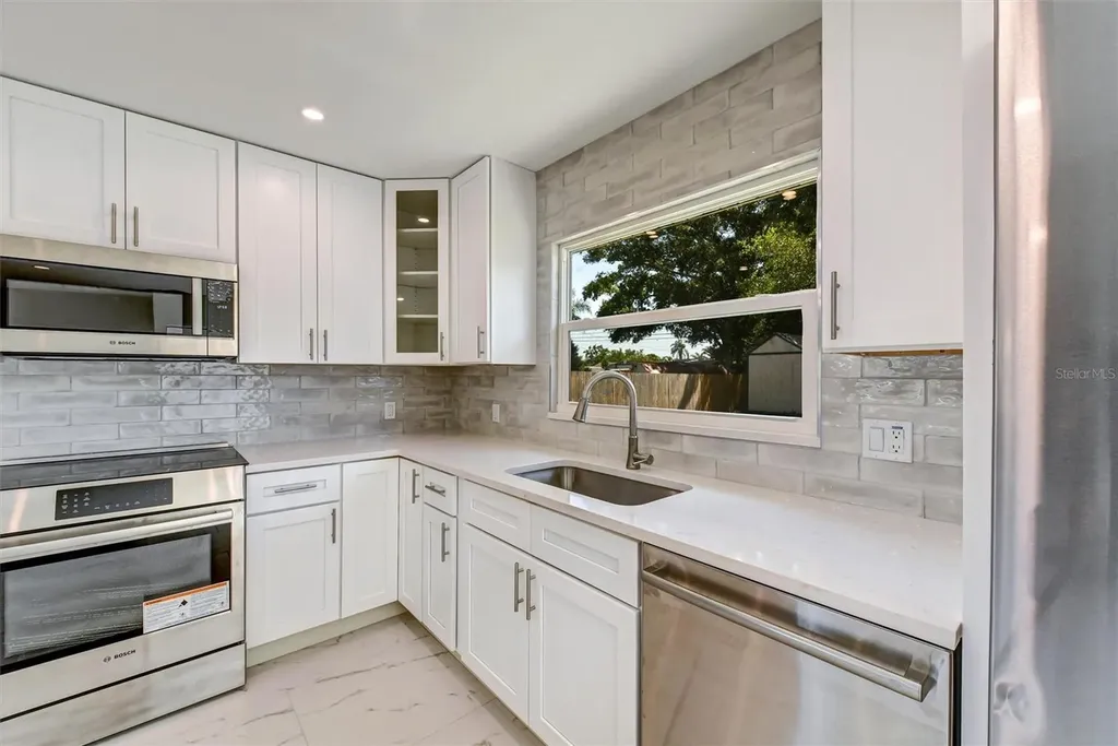 1521 S Jefferson Avenue Clearwater FL 33756