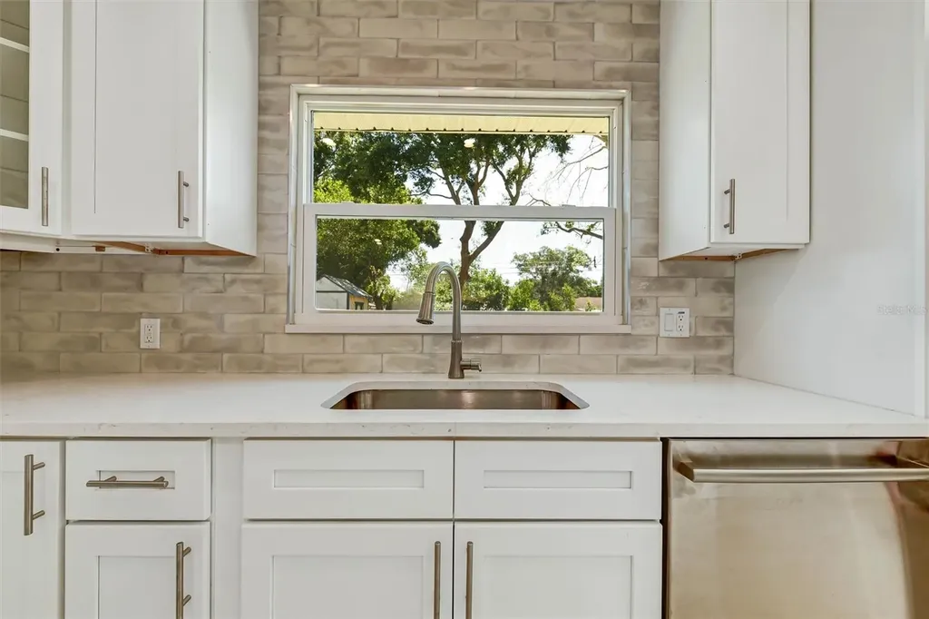 1521 S Jefferson Avenue Clearwater FL 33756