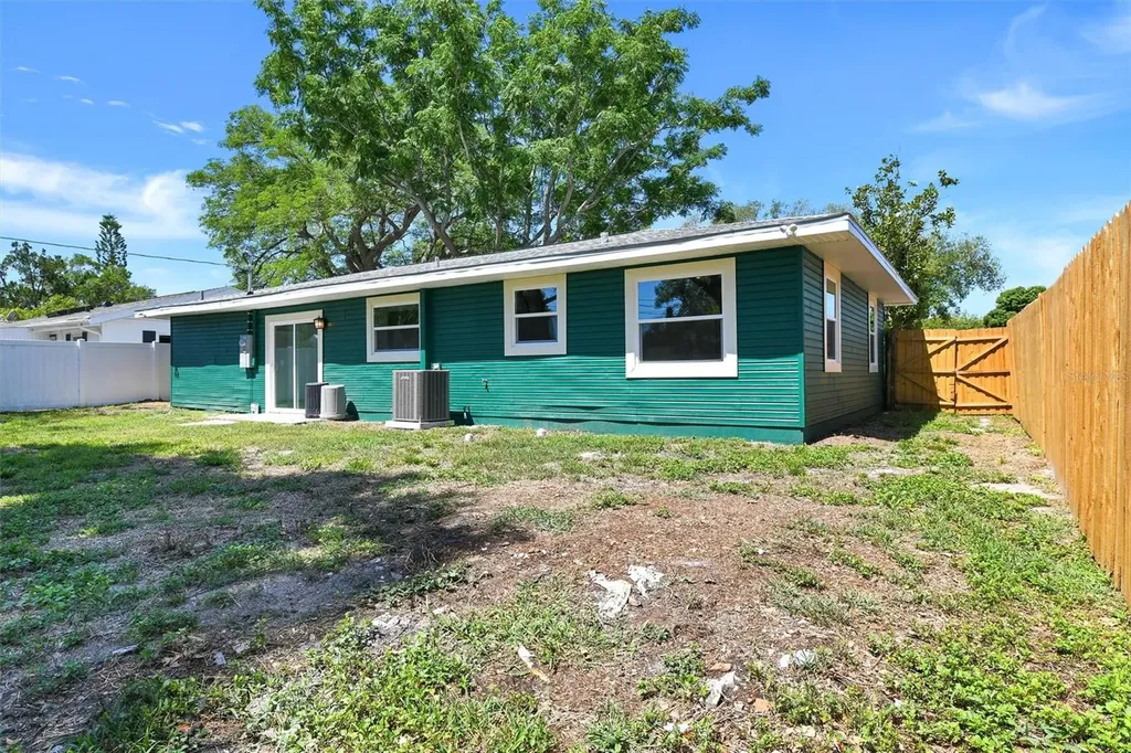 1521 S Jefferson Avenue Clearwater FL 33756