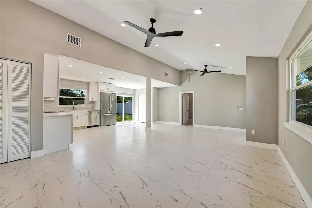 1521 S Jefferson Avenue Clearwater FL 33756