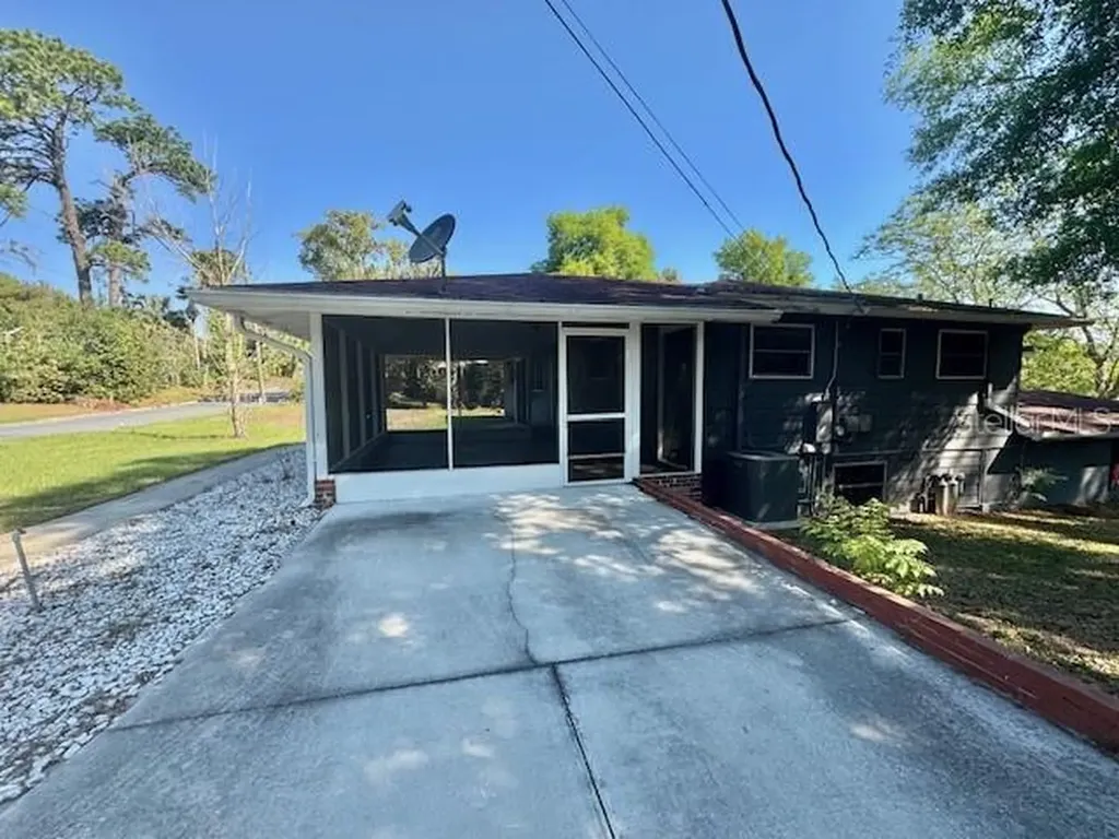 1516 Crestview Drive Mount Dora FL 32757