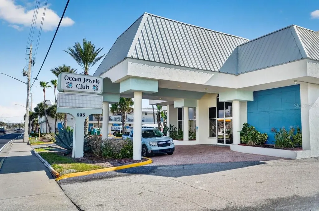 935 S Atlantic Avenue Daytona Beach FL 32118