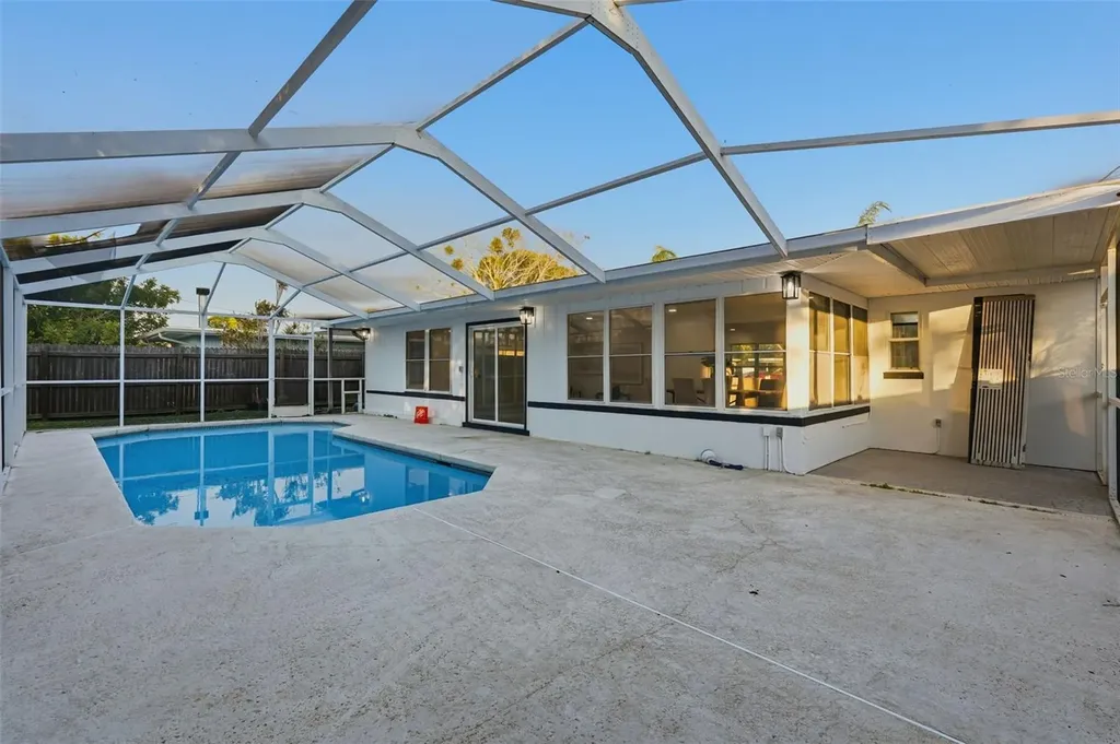 2470 Del Rio Way Dunedin FL 34698