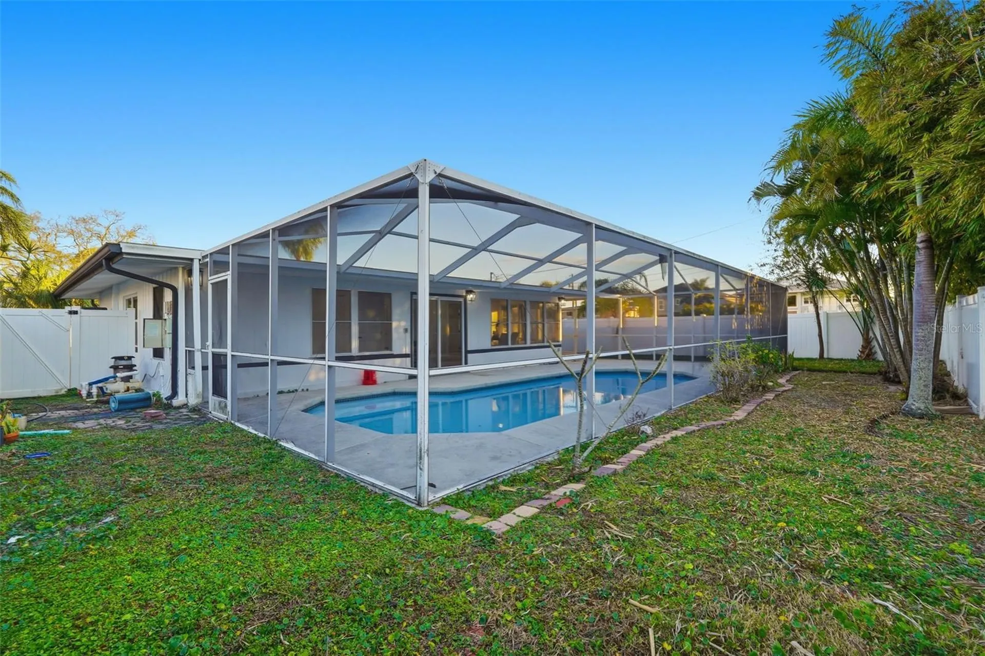 2470 Del Rio Way Dunedin FL 34698