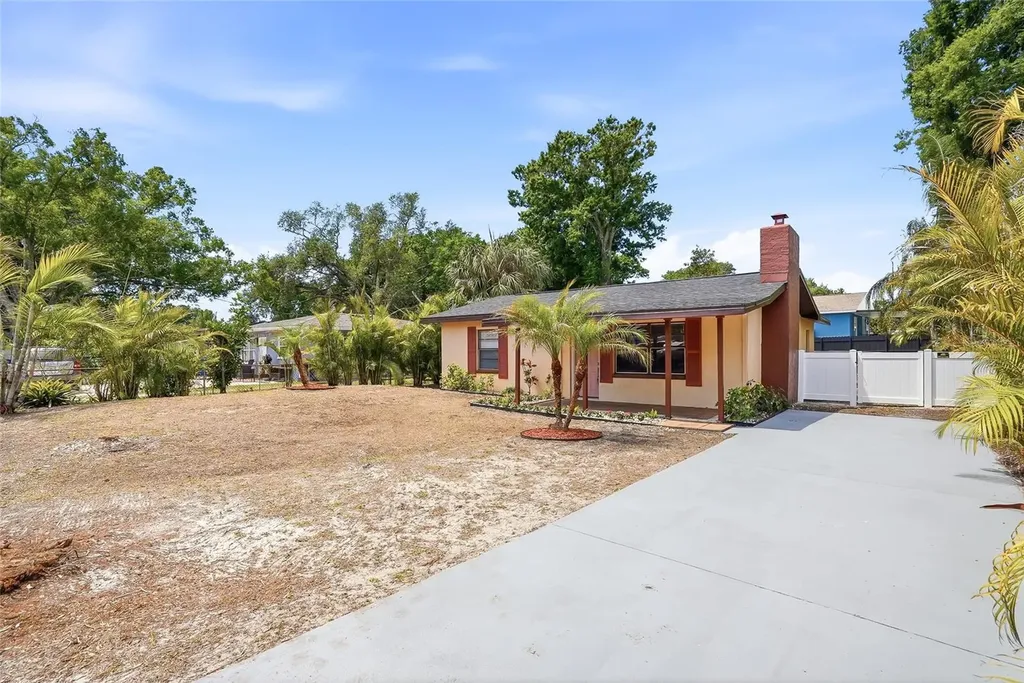 6712 River Road Tampa FL 33615