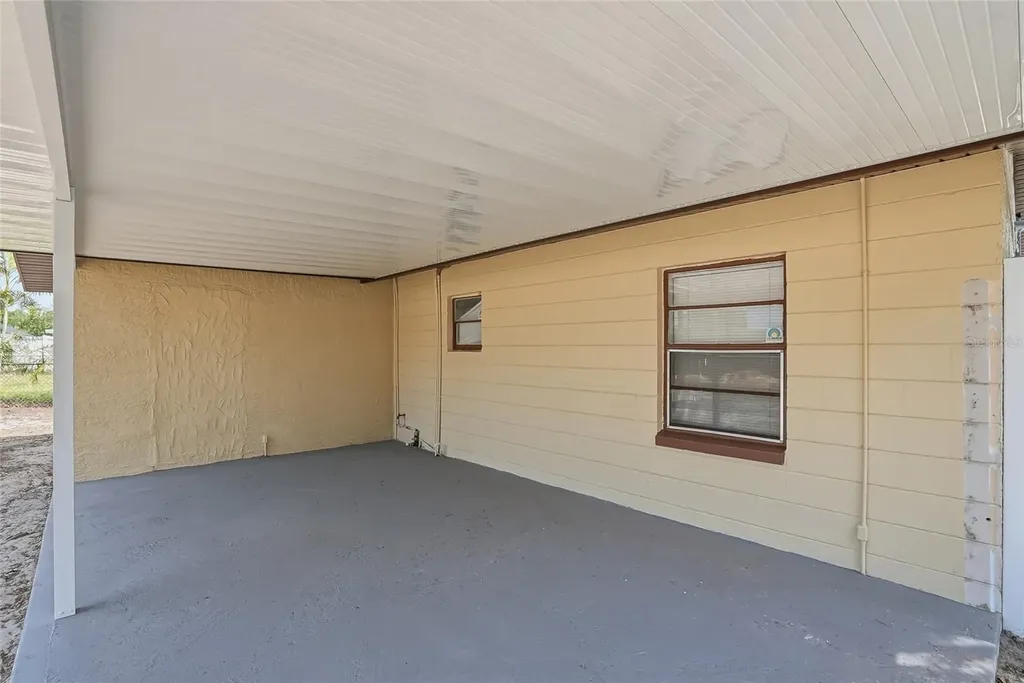 6712 River Road Tampa FL 33615