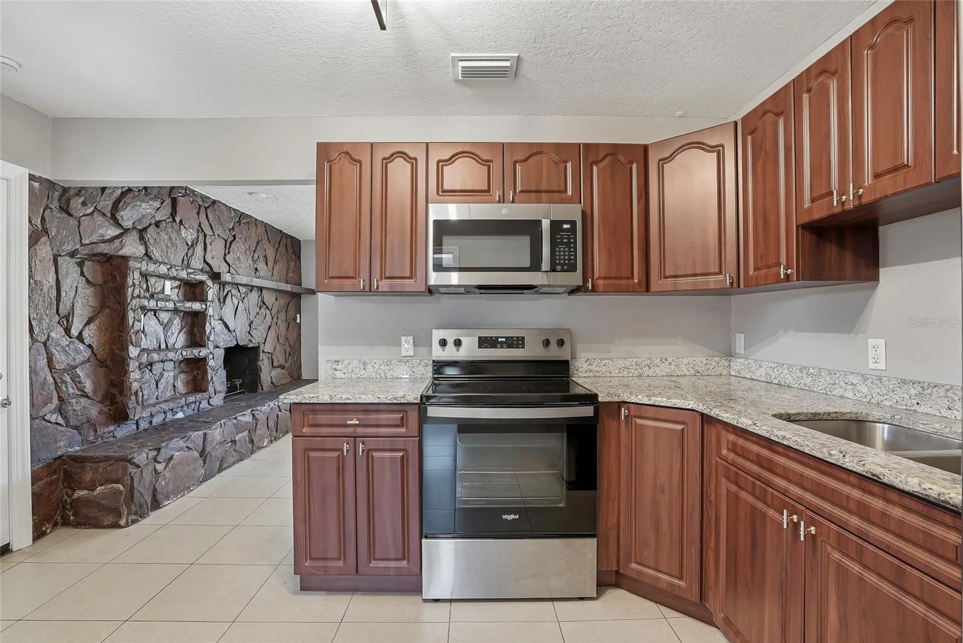 6712 River Road Tampa FL 33615
