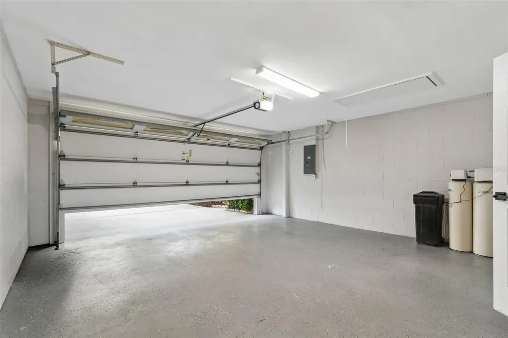 13934 Clubhouse Circle Tampa FL 33618