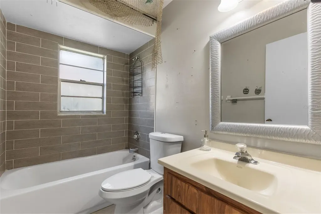 17635 Meadowbridge Drive Lutz FL 33549