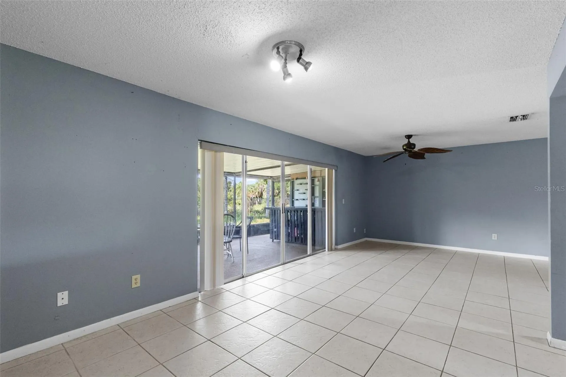 17635 Meadowbridge Drive Lutz FL 33549