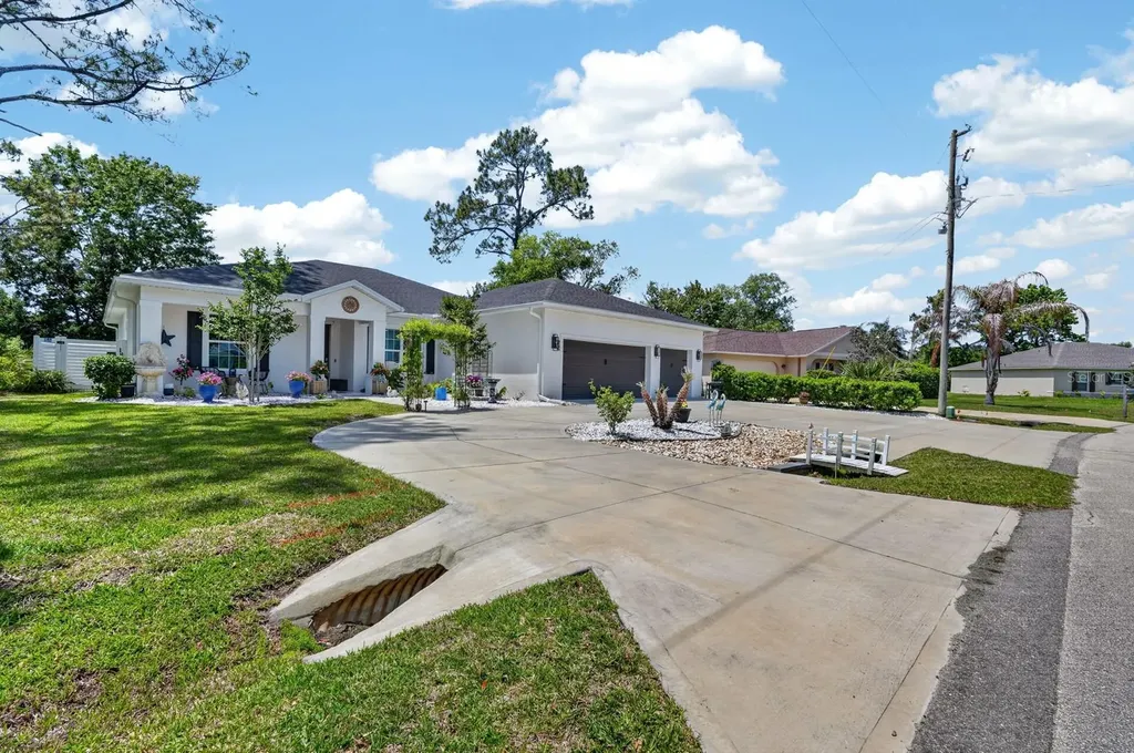 22 White Hurst Lane Palm Coast FL 32164