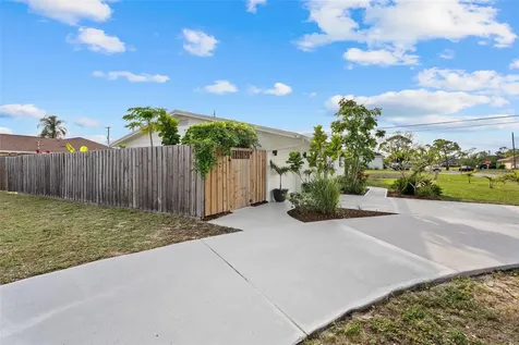 3870 Sterling Road Venice FL 34293