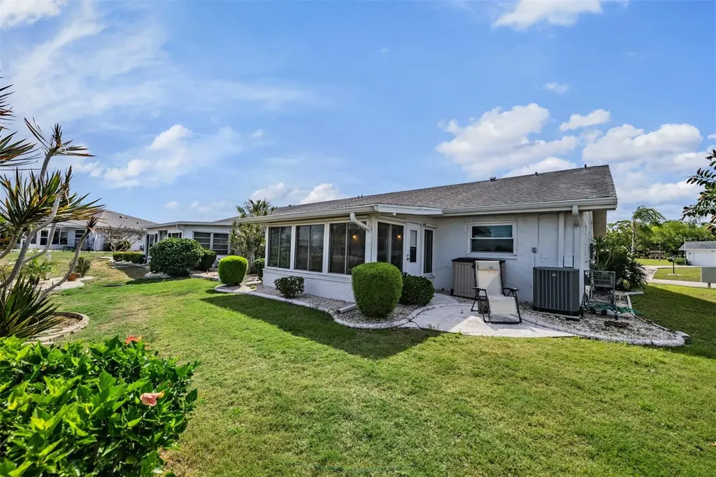 381 Club Manor Drive Sun City Center FL 33573