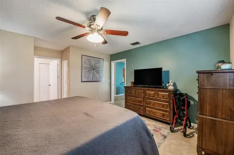 381 Club Manor Drive Sun City Center FL 33573