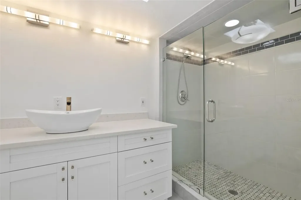 25 Sandpiper Road Tampa FL 33609