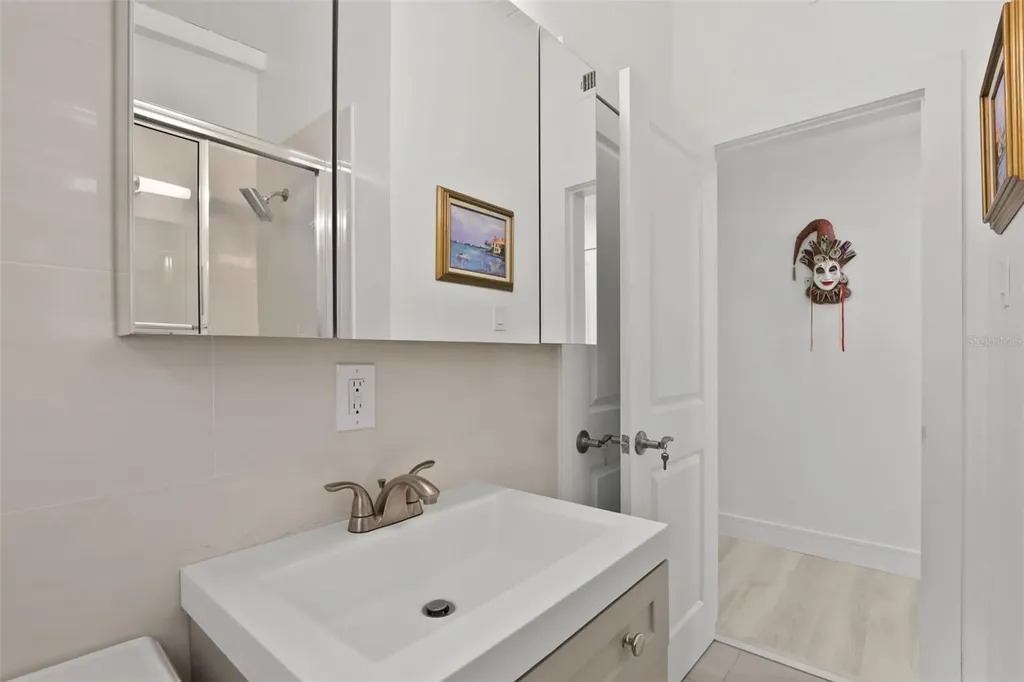 25 Sandpiper Road Tampa FL 33609