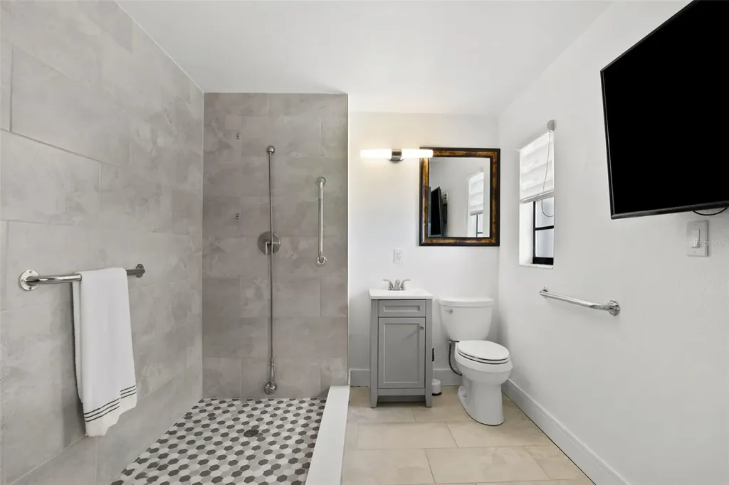 25 Sandpiper Road Tampa FL 33609