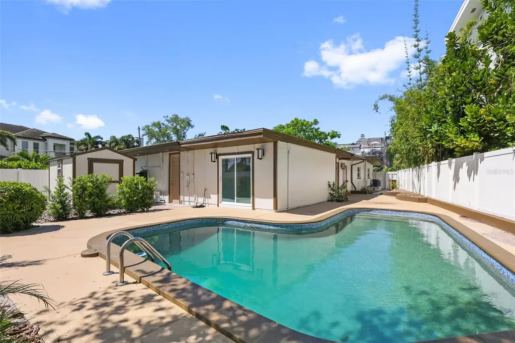 25 Sandpiper Road Tampa FL 33609