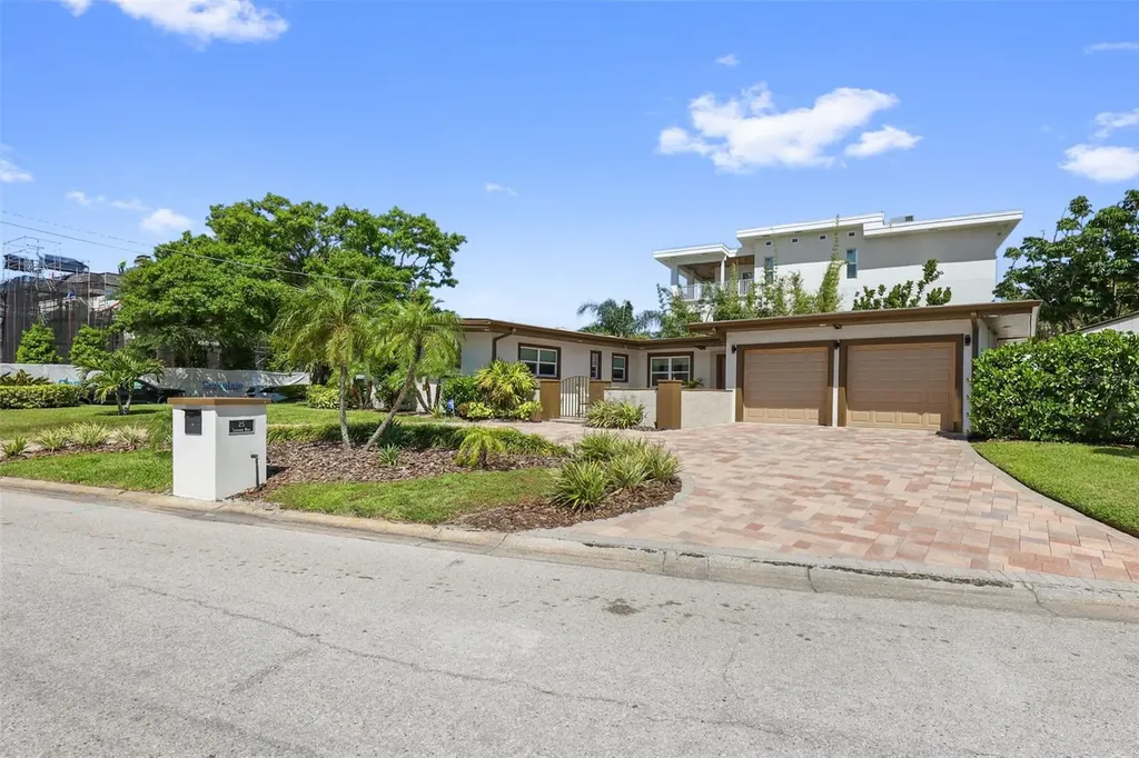 25 Sandpiper Road Tampa FL 33609