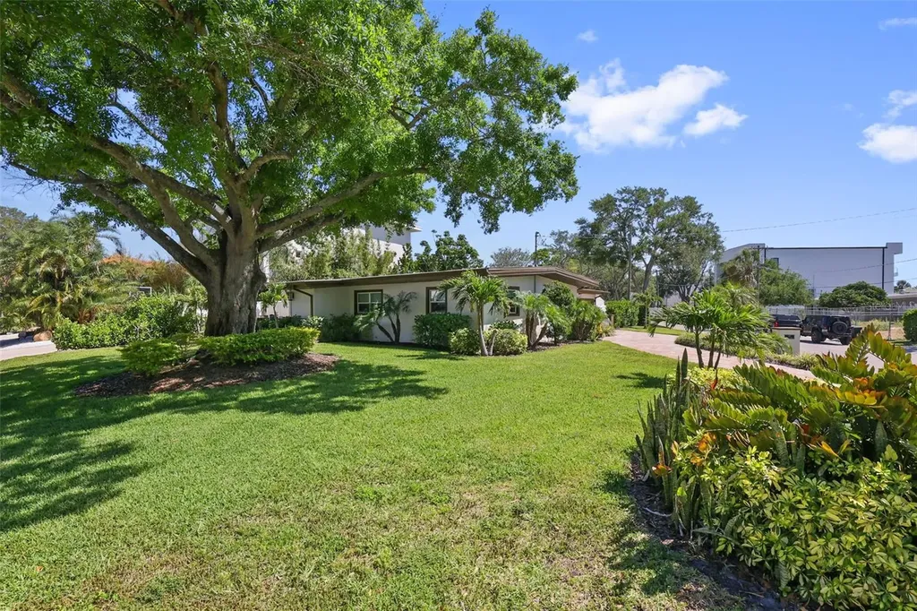 25 Sandpiper Road Tampa FL 33609