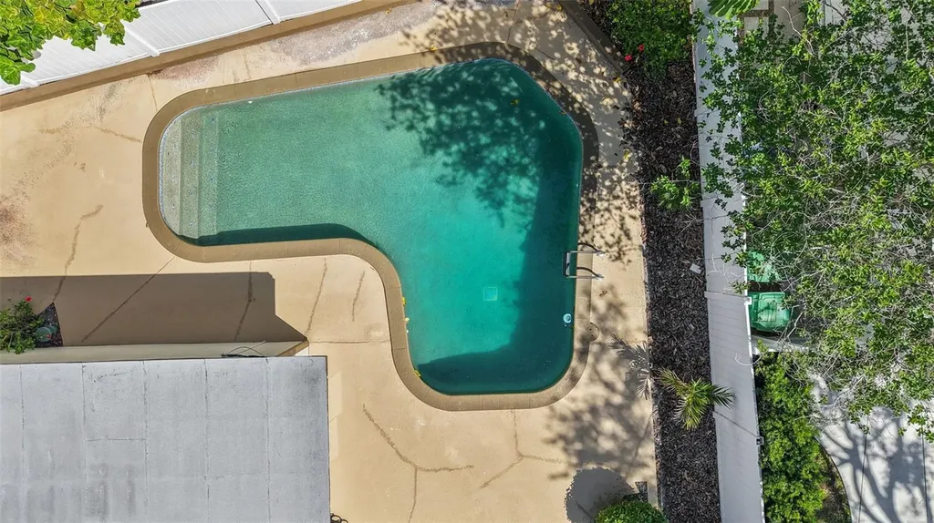 25 Sandpiper Road Tampa FL 33609