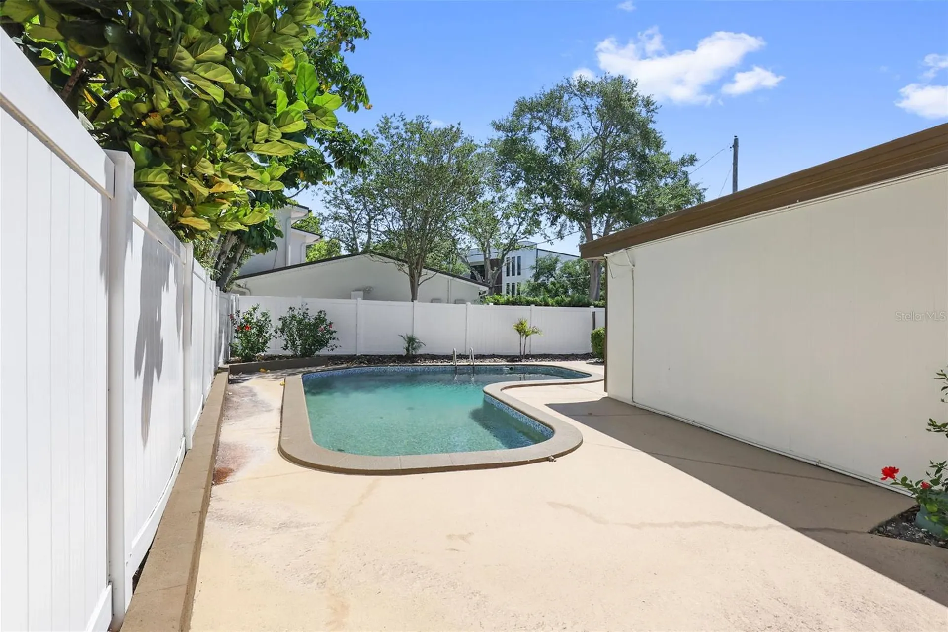 25 Sandpiper Road Tampa FL 33609