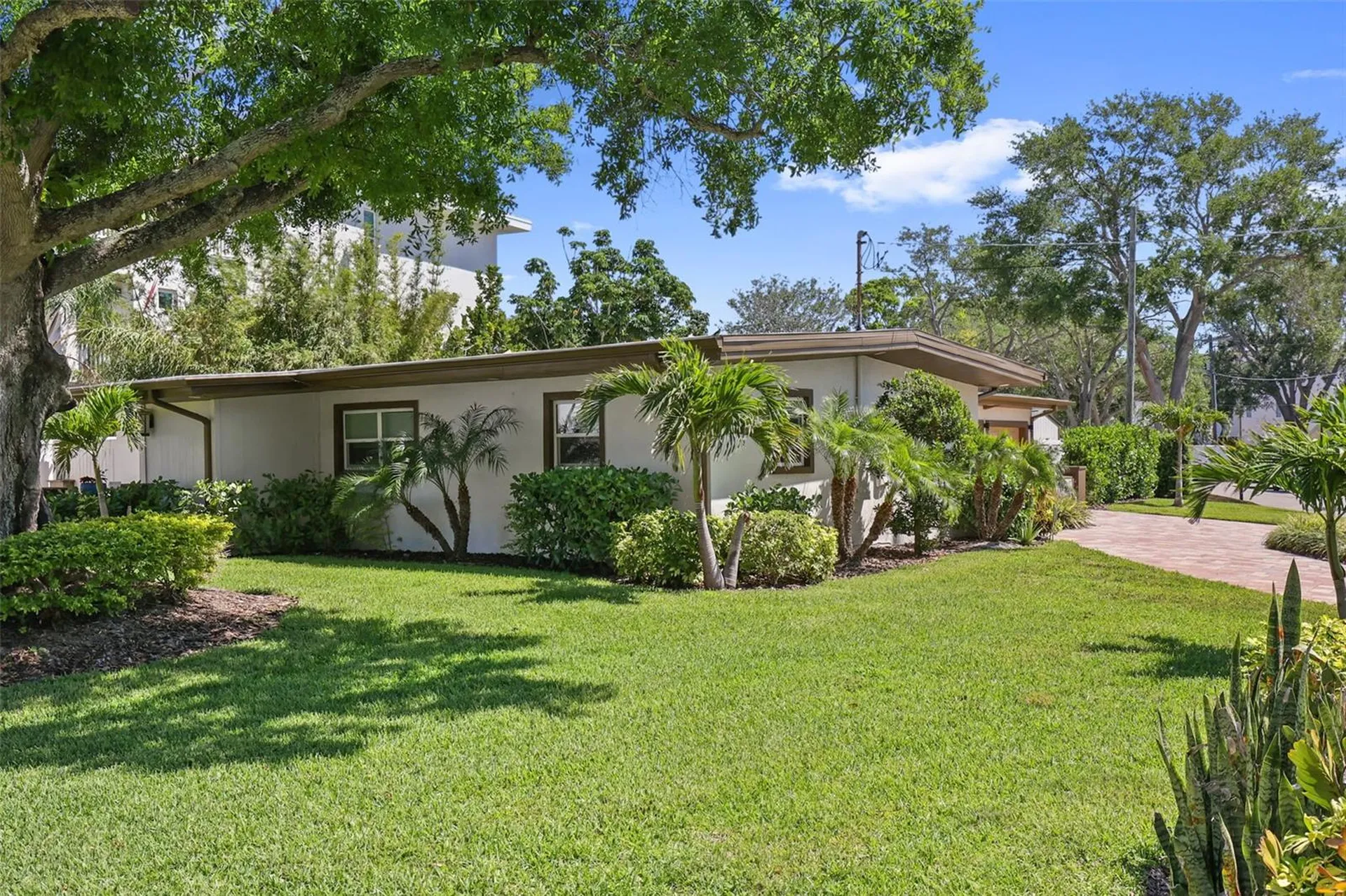 25 Sandpiper Road Tampa FL 33609